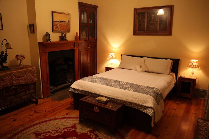 Room 9 of 39