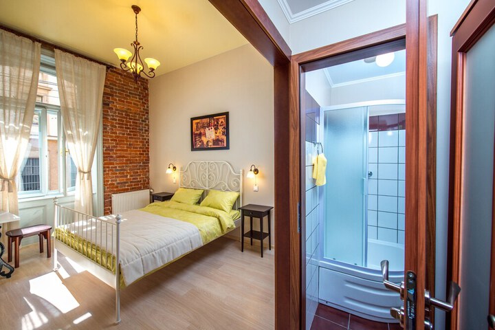 Room 5 of 50