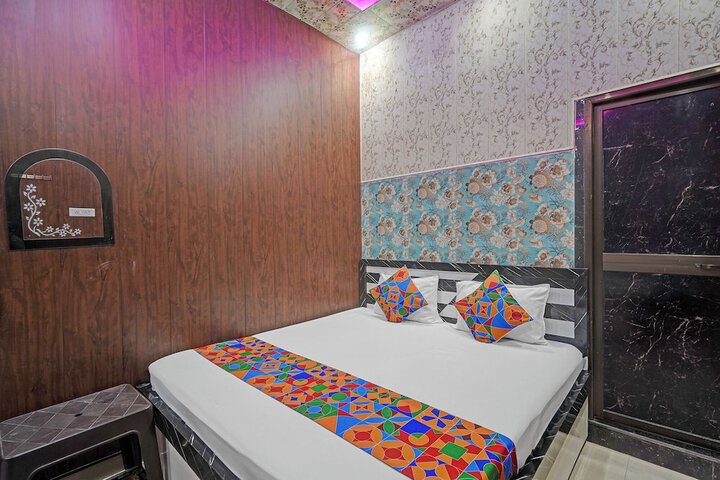 Room 14 of 27