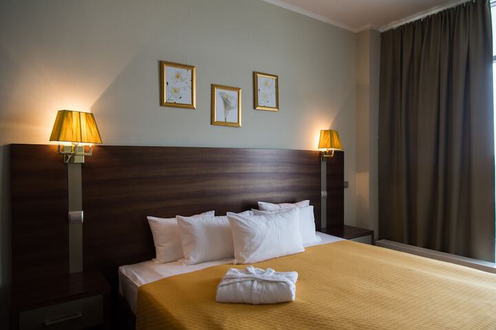 Room 15 of 110