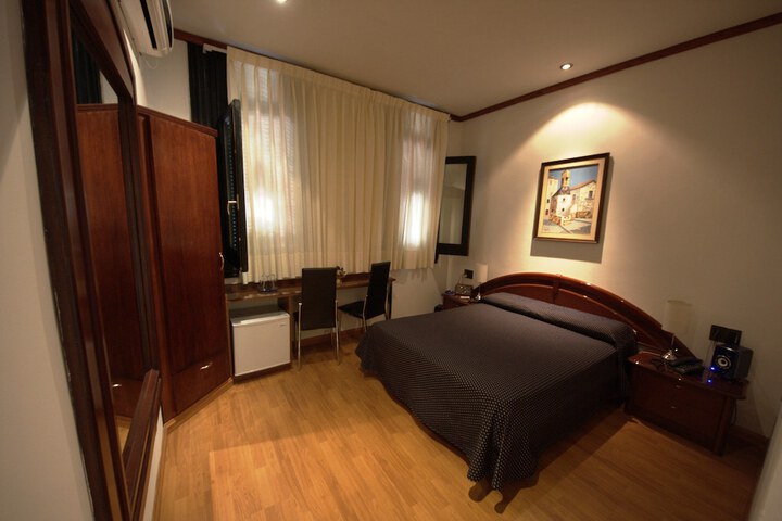 Room 17 of 110