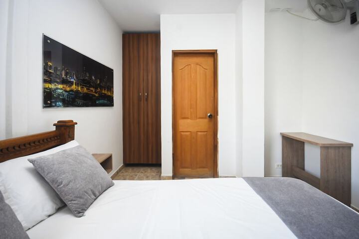 Room 13 of 25
