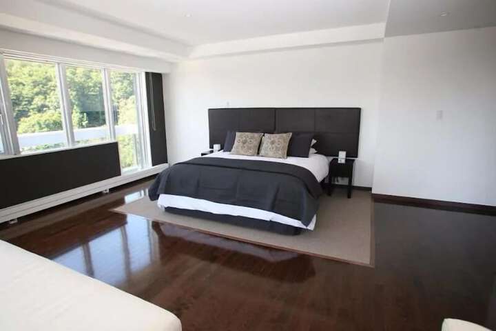 Room 13 of 237