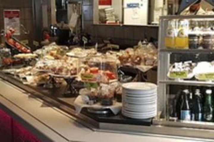 Breakfast/Coffee Service 35 of 62