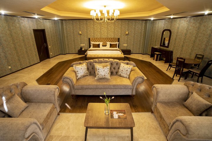 Room 44 of 160