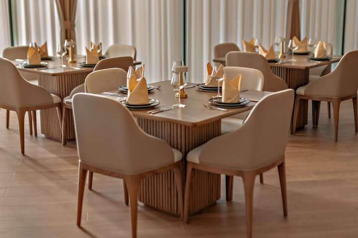 Dining 55 of 112