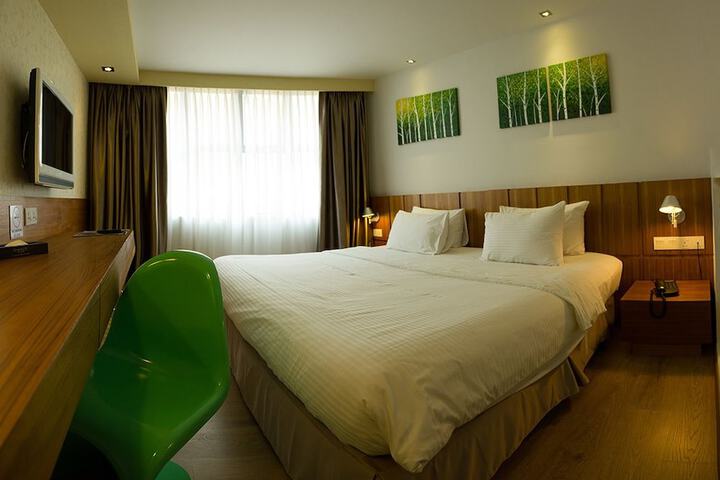 Room 26 of 55