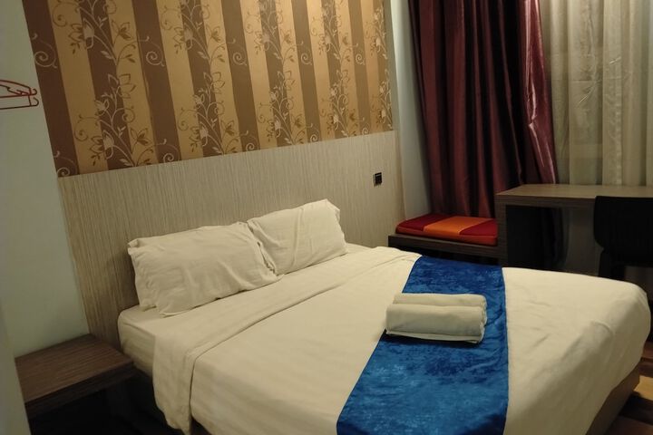 Room 33 of 66