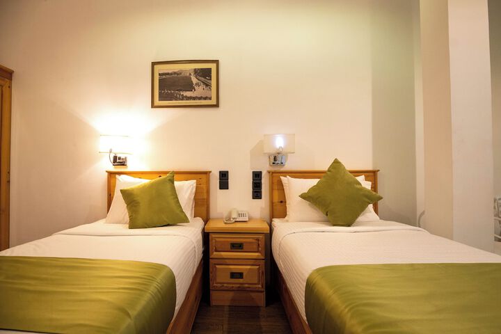 Room 8 of 25