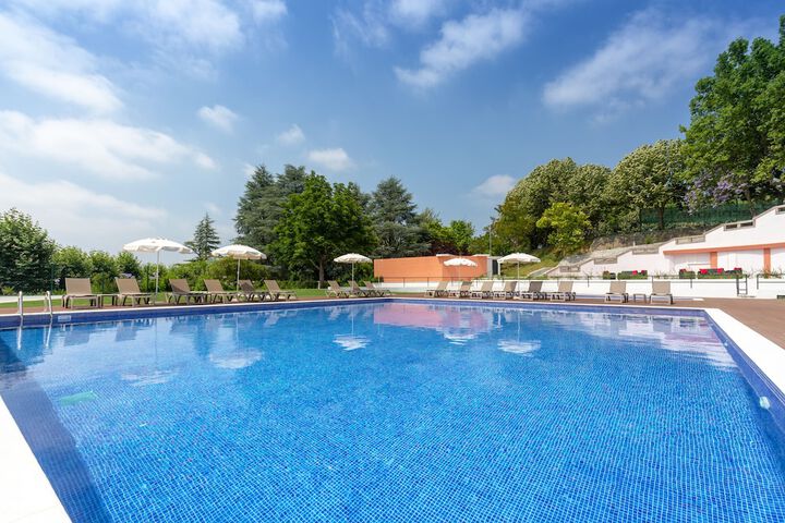 Hotel Pool