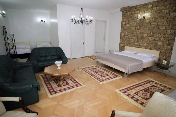 Room 14 of 19