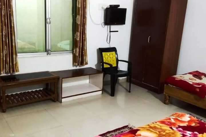 Room 12 of 16
