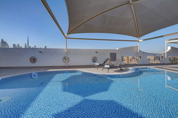 Pool 38 of 70
