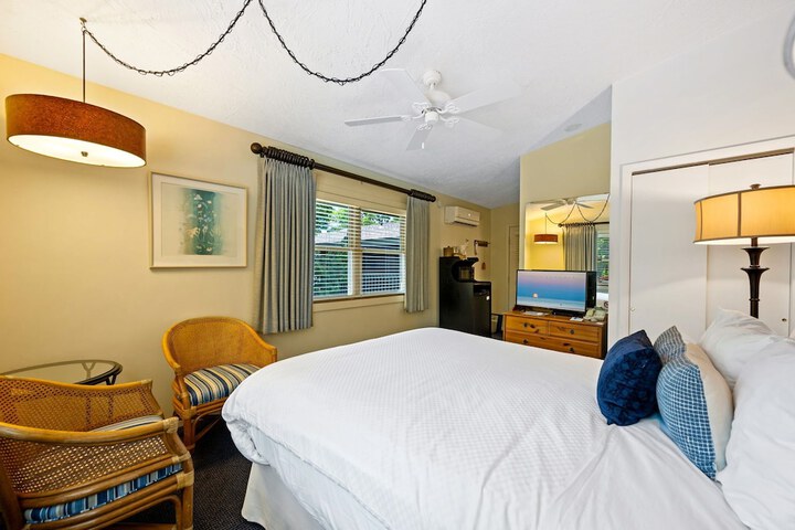 Room 4 of 43