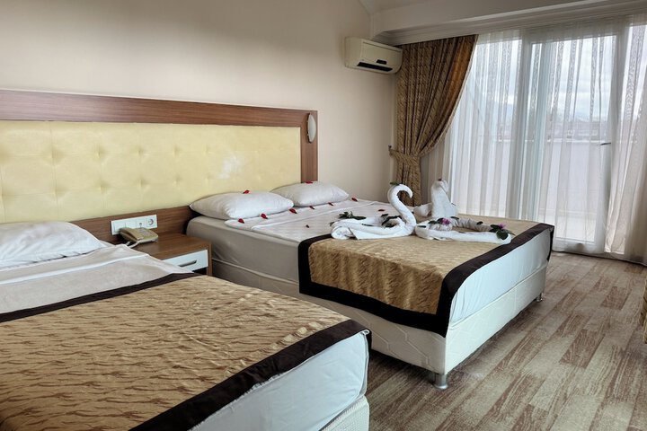Mitos App & Hotel