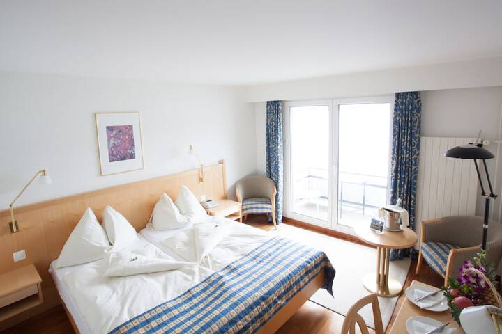 Room 5 of 43