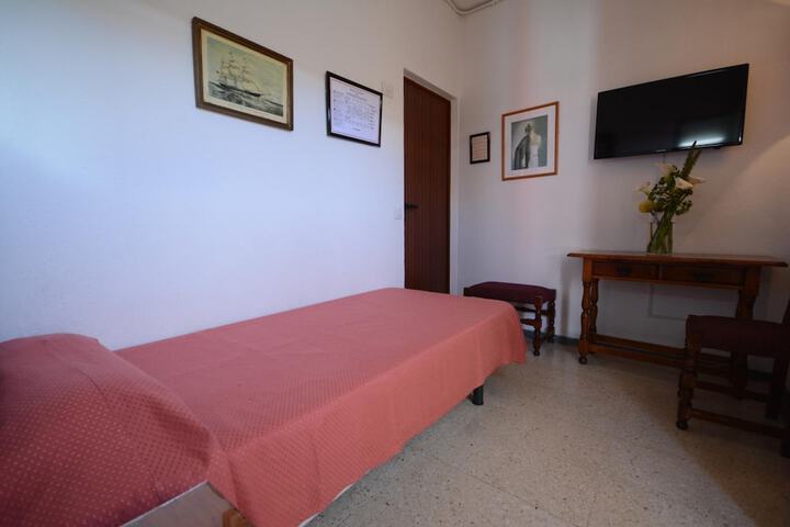Room 5 of 51