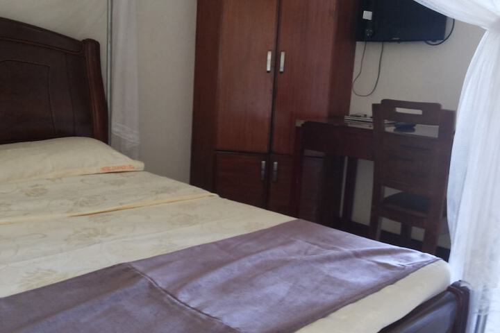 Room 6 of 60