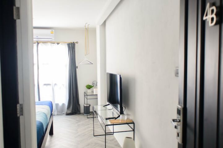 Room 47 of 102