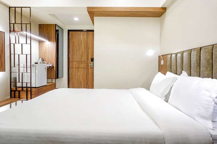 Room 25 of 100