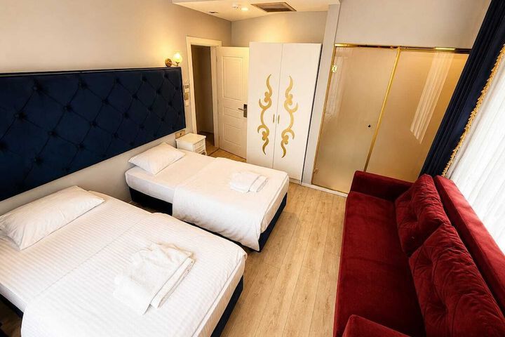 Room 10 of 23