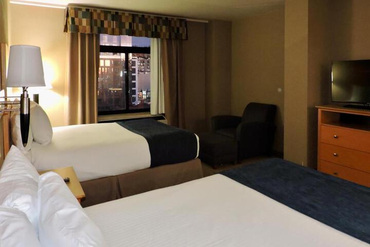 Standard Room, King or Two Doubles (1 of 5)