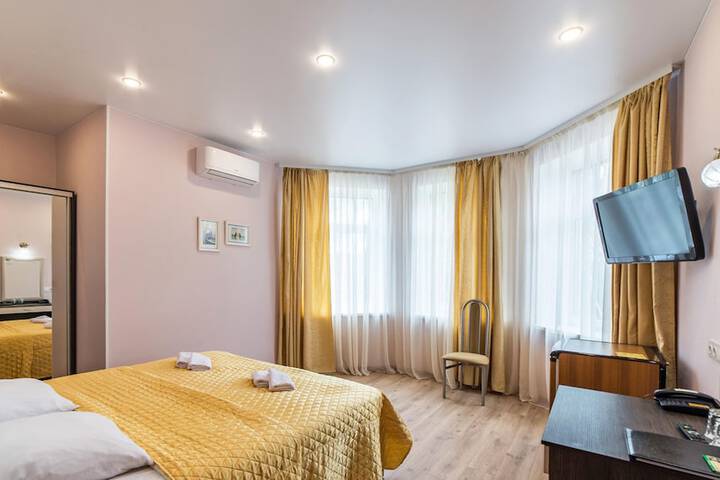 Room 19 of 164