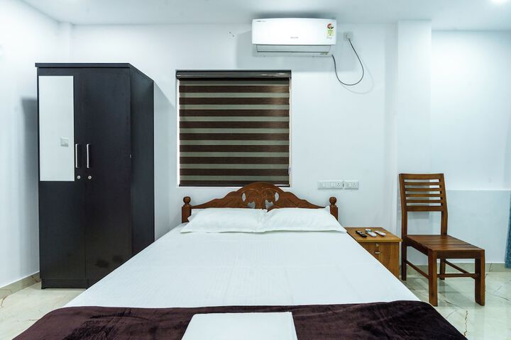 Room 5 of 33