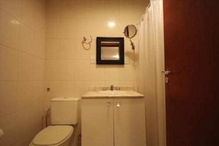 Room 4 of 32