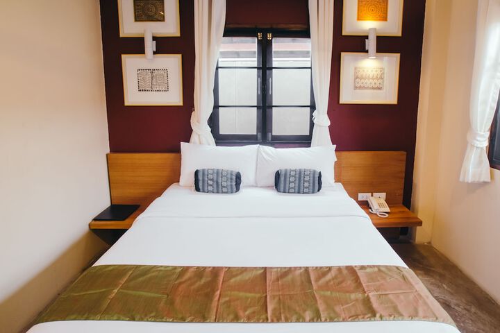Room 8 of 50