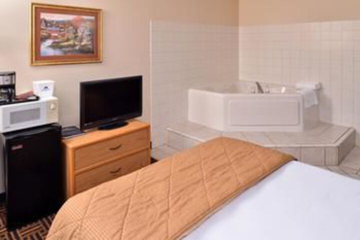 Room 35 of 53