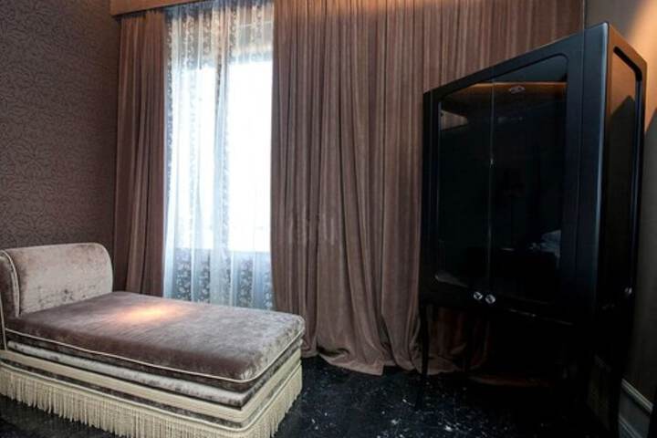 Room 18 of 53