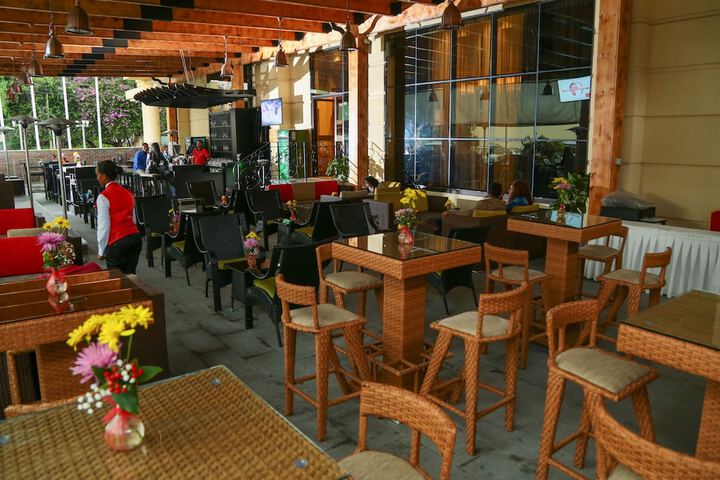 Lounge 86 of 117