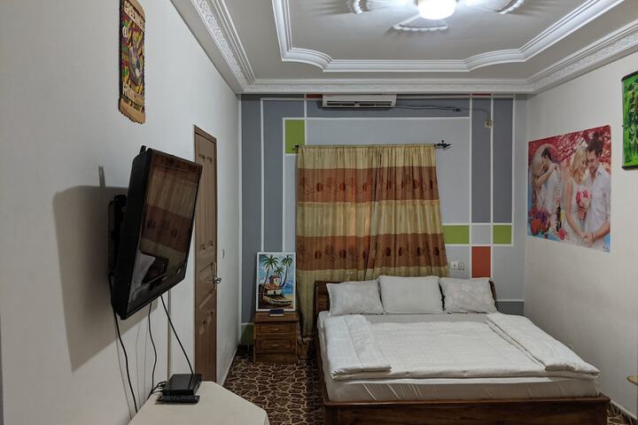 Room 11 of 21