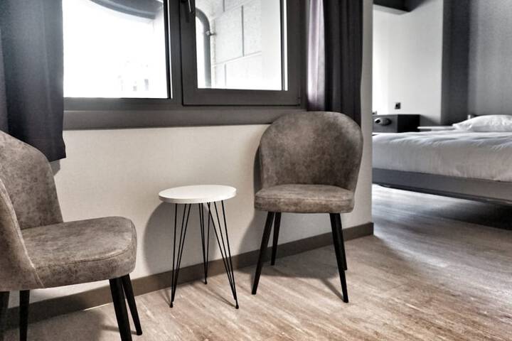 Room 6 of 20