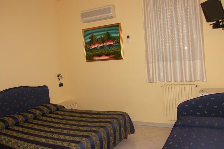 Room 13 of 47