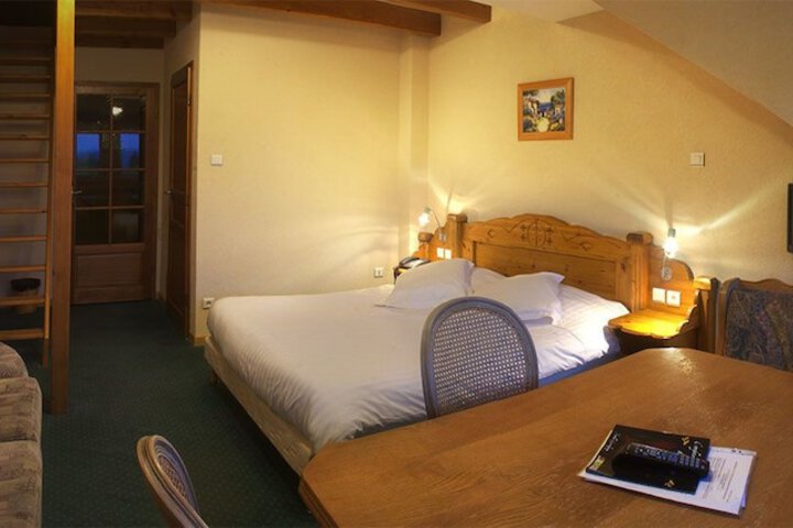 Room 7 of 40