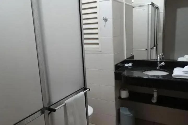 Room 7 of 14