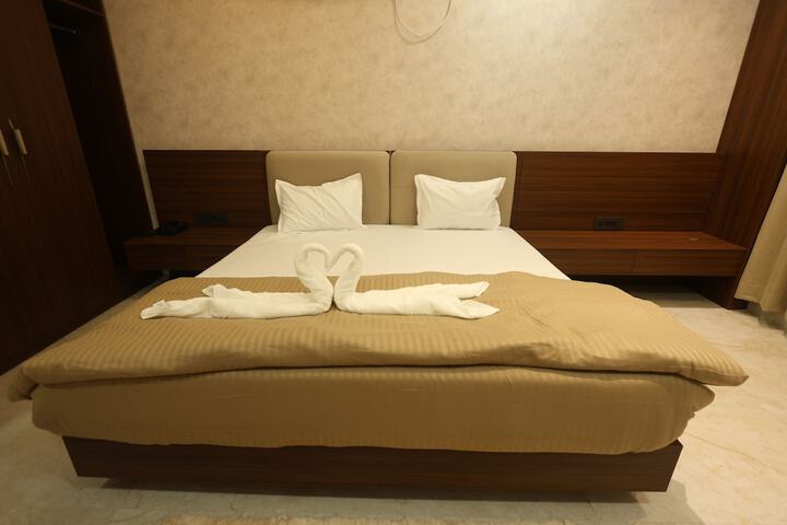 Room 7 of 34