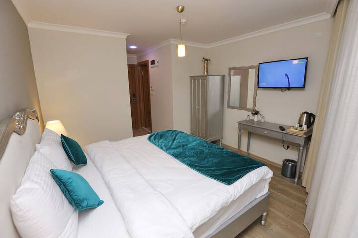 Room 15 of 36