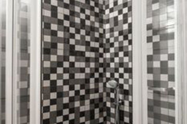 Room 10 of 83