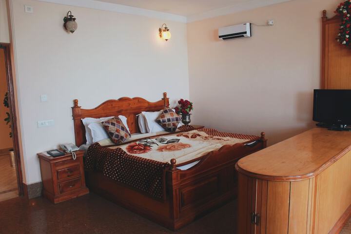 Room 5 of 69