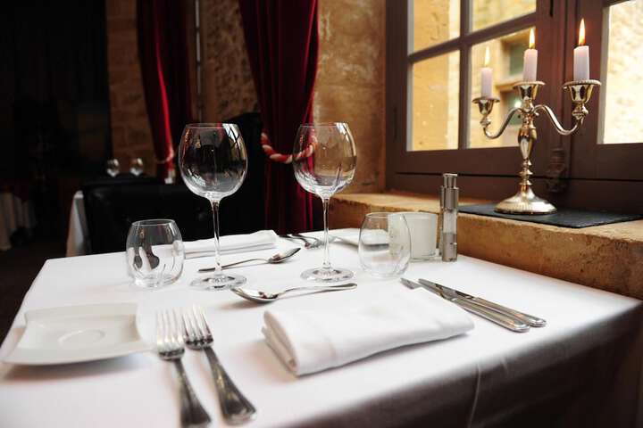 Dining 34 of 45