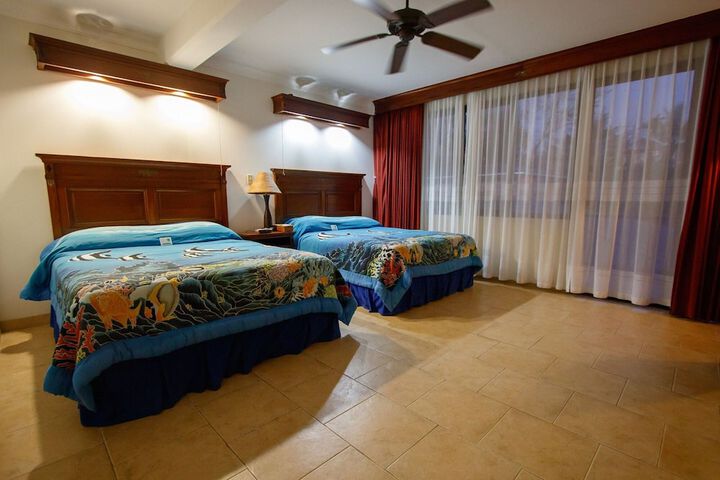 Room 16 of 34