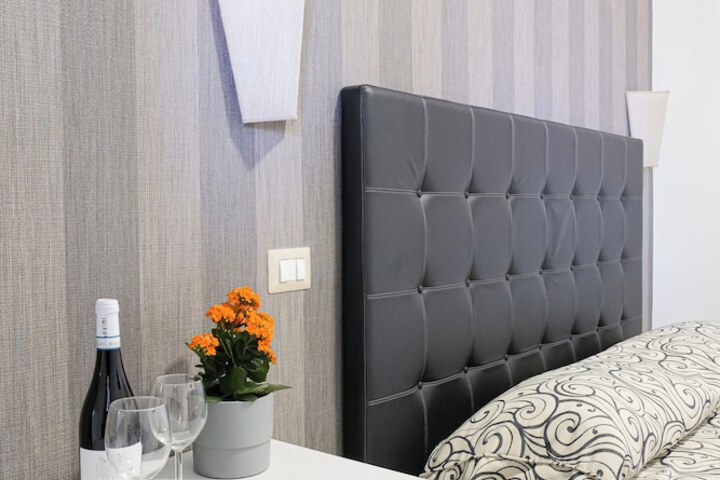 Room 2 of 31