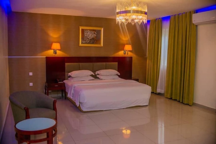 Room 2 of 8