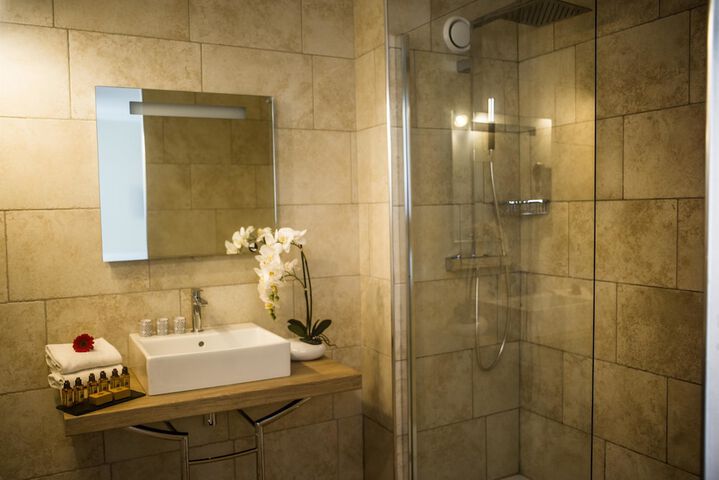 Bathroom Interior Photo