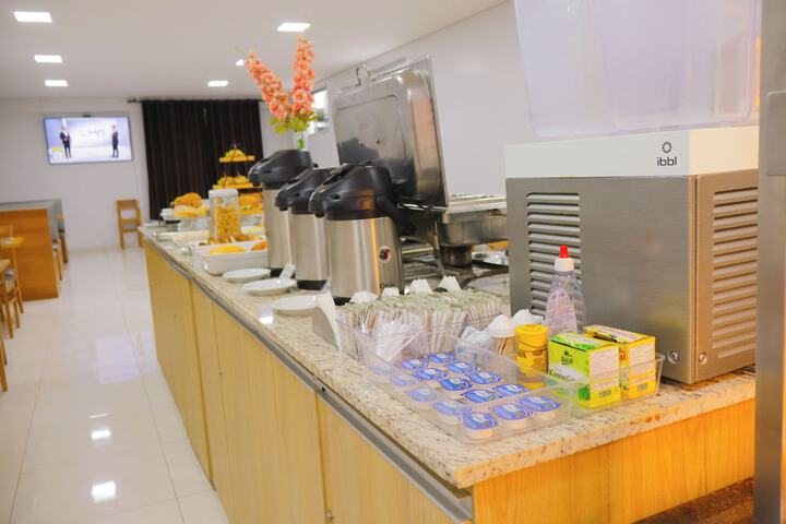Breakfast/Coffee Service 7 of 17