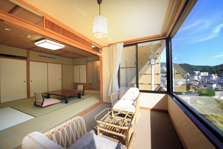 Room 13 of 53