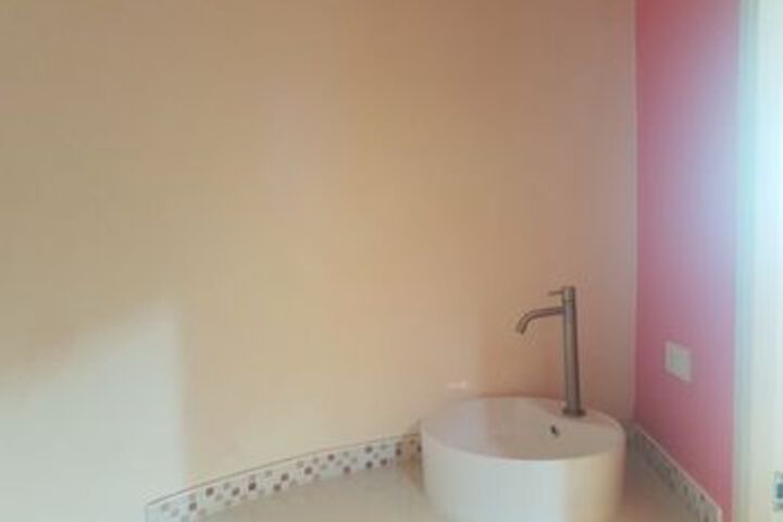 Room 6 of 34